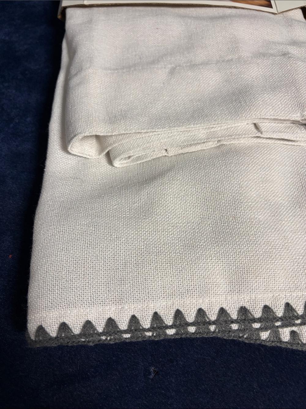 Light Filtering Curtain - Picture 2 of 3